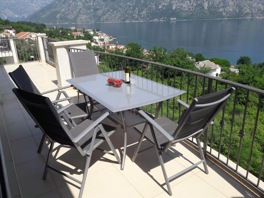 2Br Apartment With Pool Kotor Exteriér fotografie